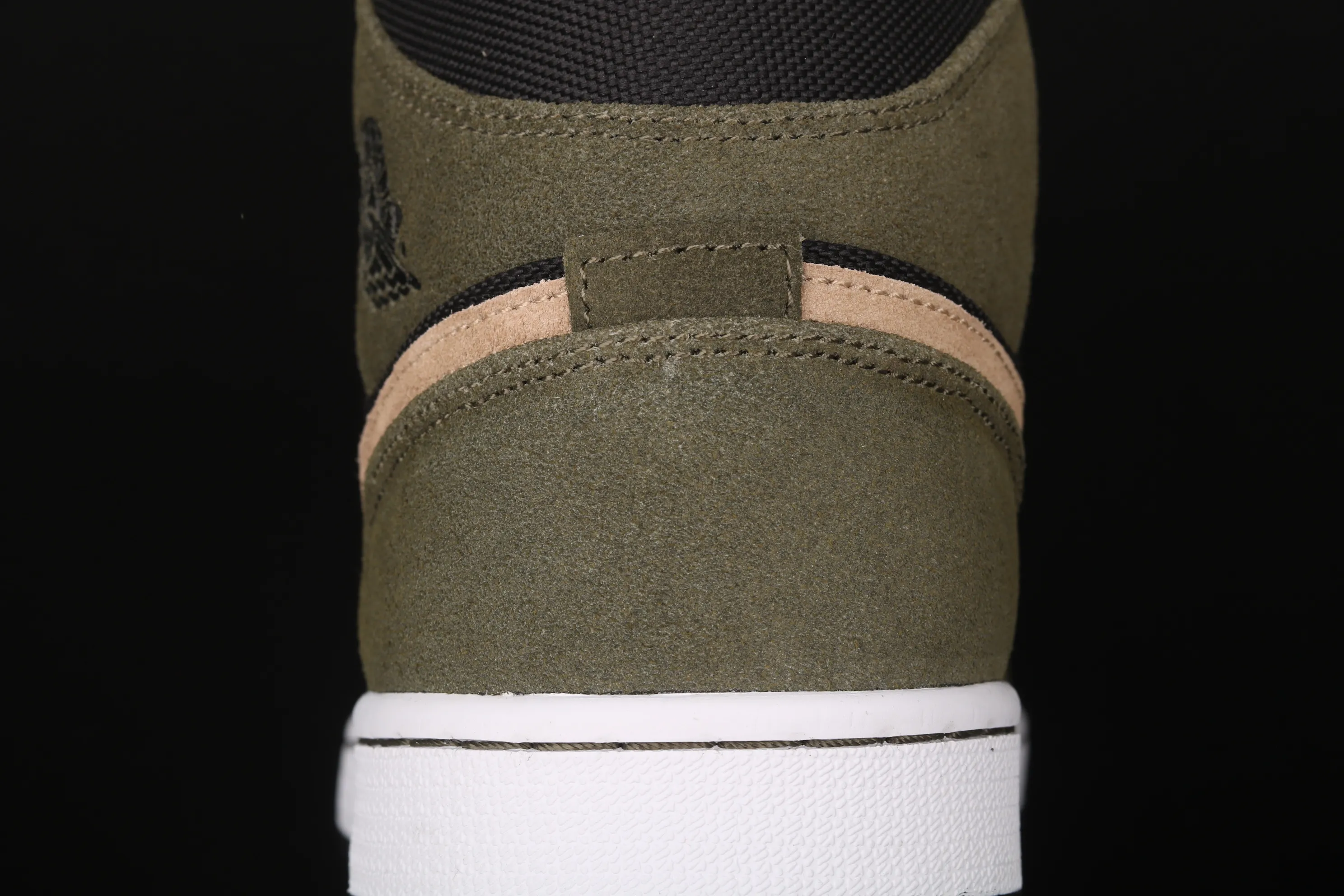 All Categories Air Jordan Jordan Series Basketball Shoes Air Jordan 1 Mid Air Jordan 1 Mid AJ1 Joe 1 Army Green Mid-top Versatile Casual Sports Shoes BQ6472-030